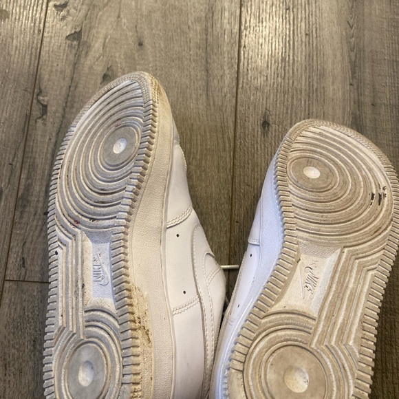 Air Forces - Picture 9 of 10